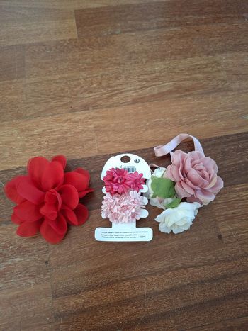 Lot de 3 accessoires pour les cheveux, 1 barrette avec 1 fleur rouge, 1 lot de 3 chouchou