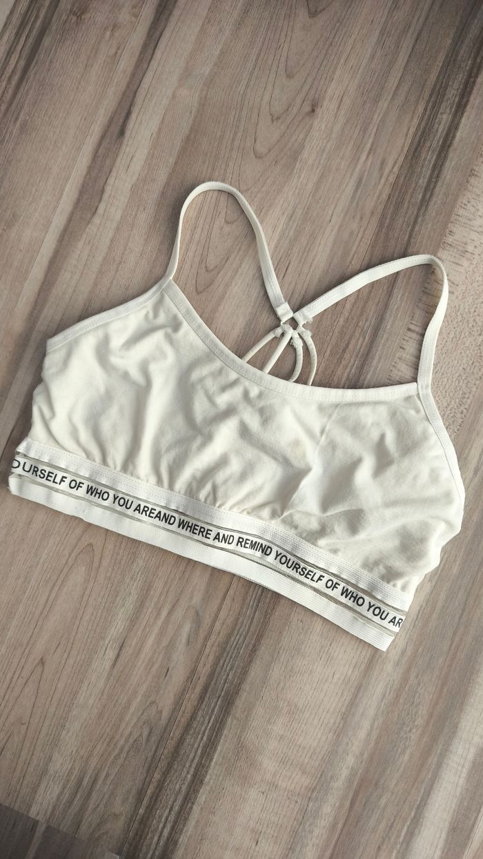 Forever 21 brassière blanche de sport dos croisé lanières taille S - photo numéro 1