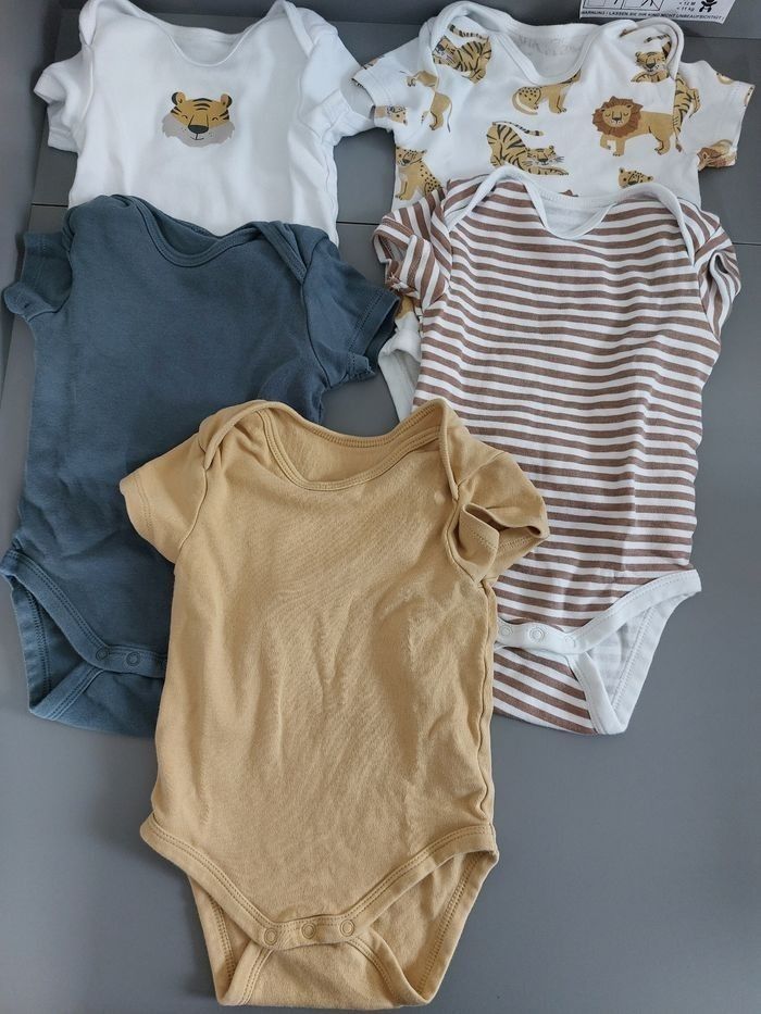 Lot de vêtements bébé garçon 6/9 mois - photo numéro 2