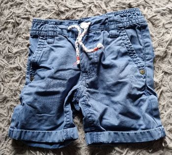 Short bleu 3ans