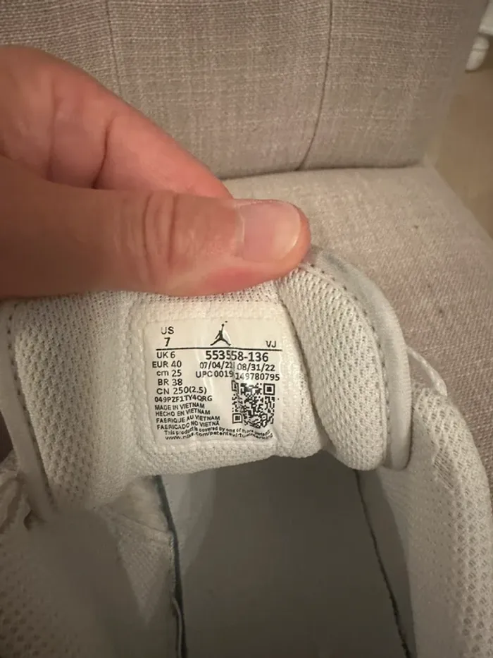Baskets 👟 Air Jordan Nike pointure 40 - photo numéro 3