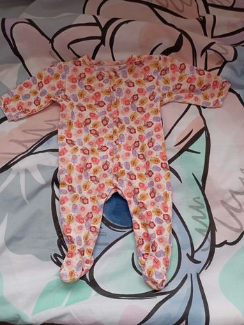 Pyjama une pièce a motif plumes 6 mois 