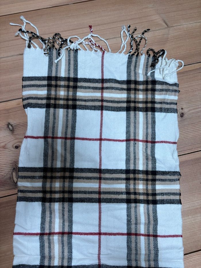 Écharpe Burberry - photo numéro 4