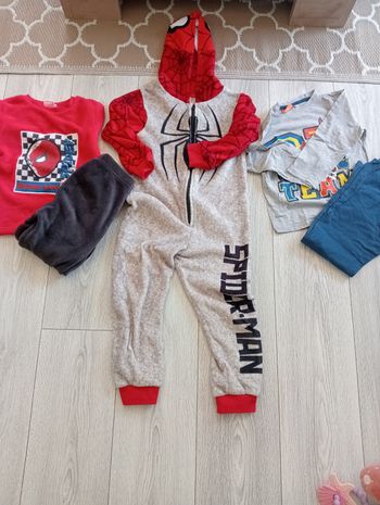 Lots 3 pyjamas garçon 6 ans