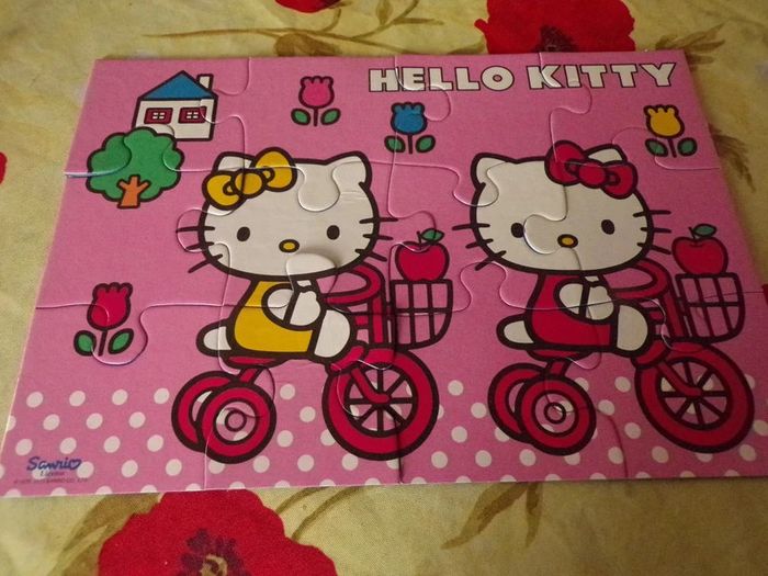 Puzzle Hello Kitty Ravensburger complet - photo numéro 2