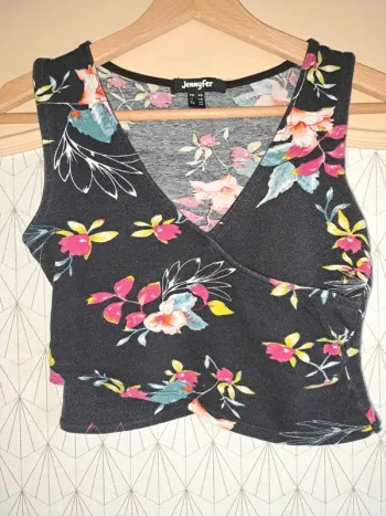 Top femme court noir fleuri tbe Jennyfer XS