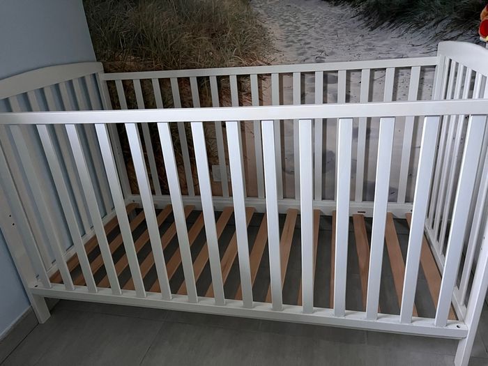 Lit à barreaux bébé 0-3 ans avec matelas neuf - photo numéro 2