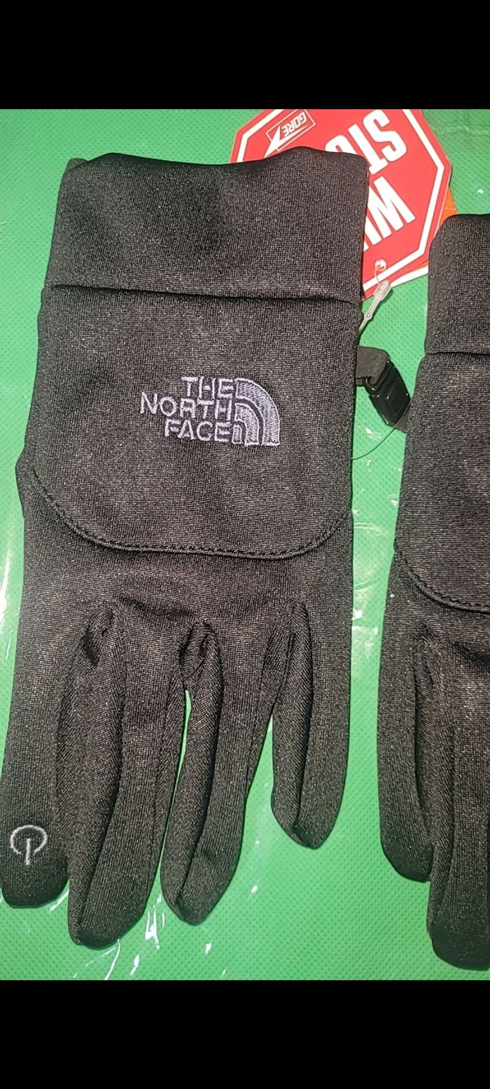 Gant the north face waterproof et WINDSTOPPER - photo numéro 3