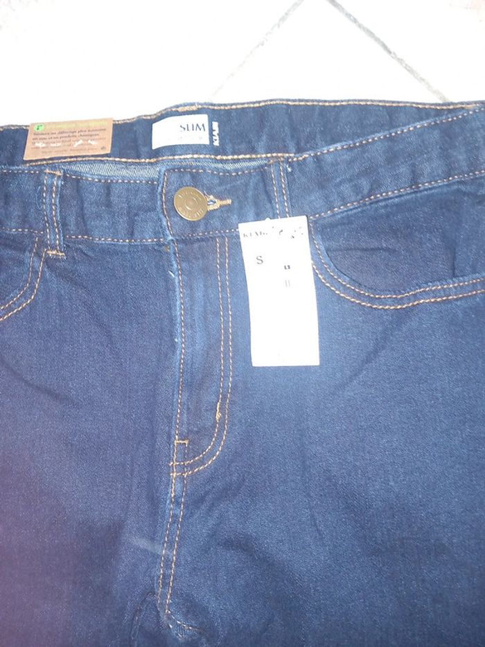 Jean slim  marine neuf taille S kiabi - photo numéro 2