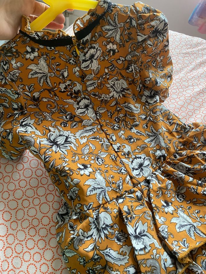 Robe fille 5/6 ans - photo numéro 4