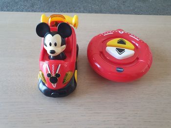 Magi voiture télécommandée de Mickey
