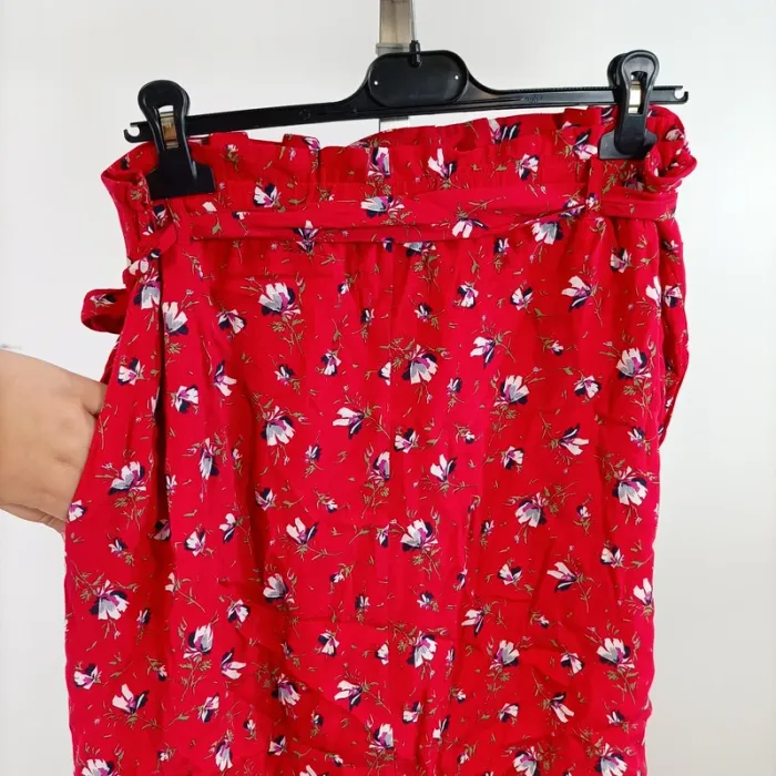 Jupe portefeuille rouge à fleurs Caroll taille 40 en viscose fluide A1452 - photo numéro 3