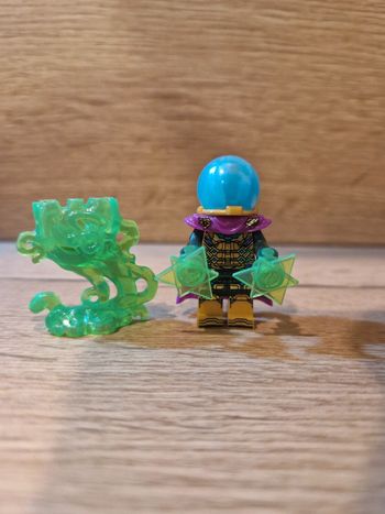 Figurine type lego Mysterio Spiderman Marvel