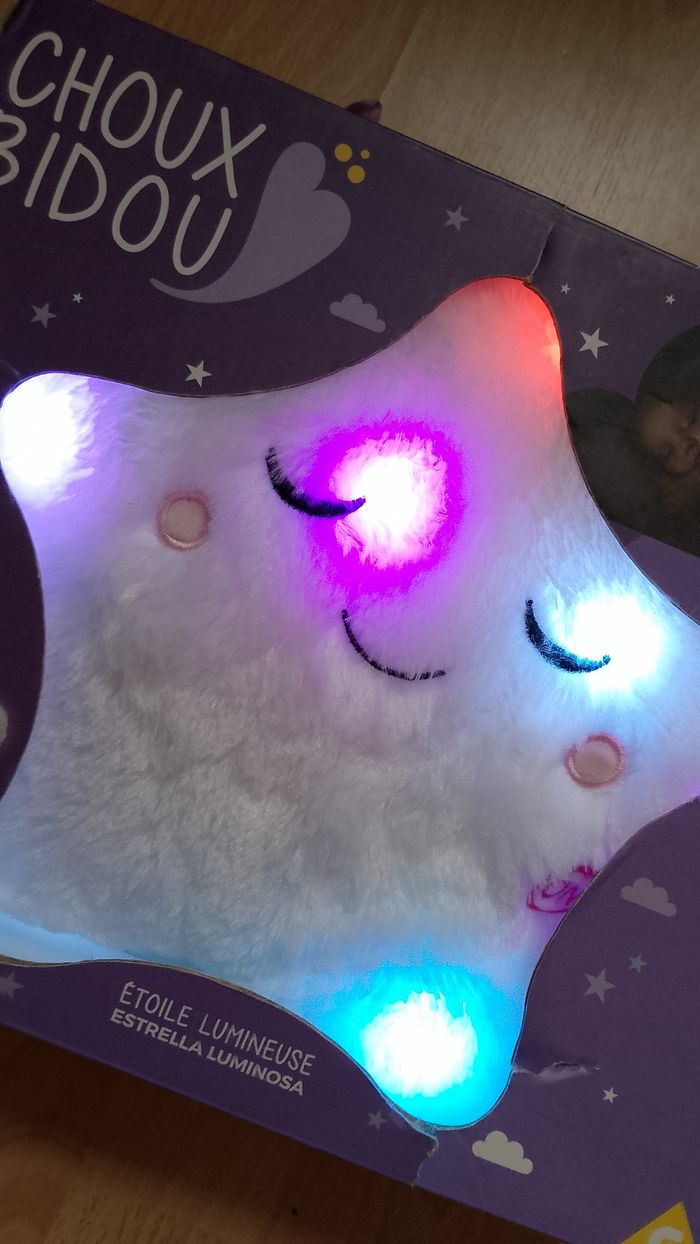 Coussin étoiles lumineuse neuf - photo numéro 5