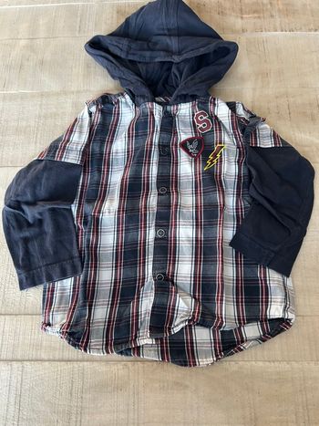 T-shirt à capuche chemise