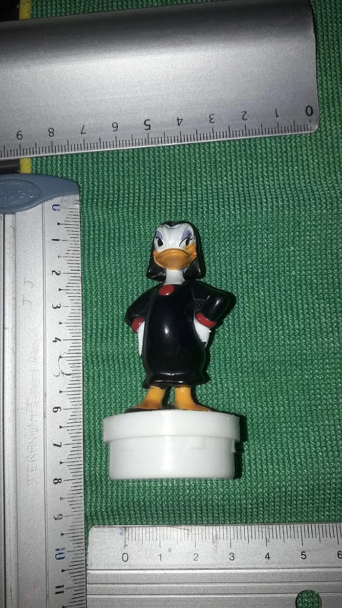Mystic Donald figurine
