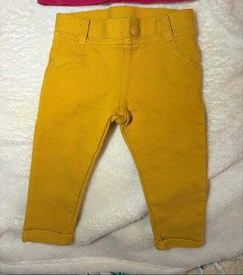 Lots 1 jean + 1 t-shirt + 1 gilet 