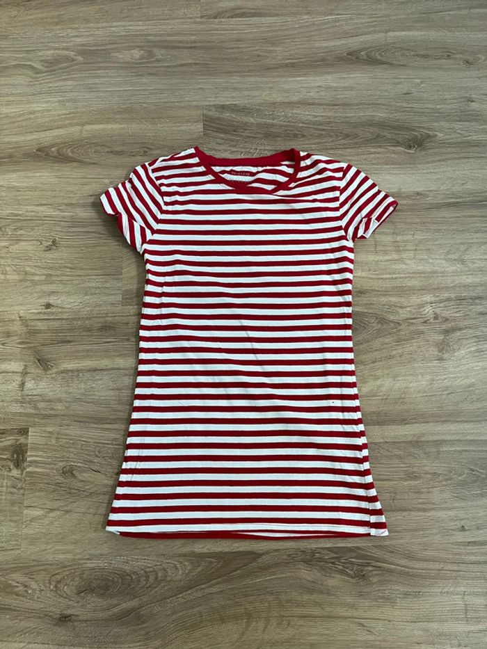 T shirt femme Primark taille 36 à rayures couleur rouge et blanc très bon état