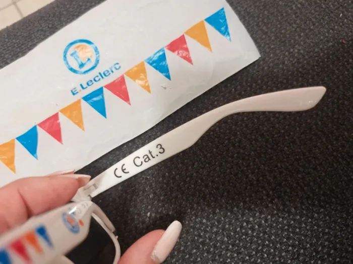 paire de lunettes de soleil leclerc - photo numéro 2