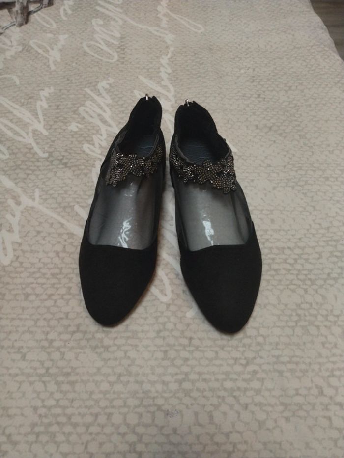 Chaussures de soirée neuves taille 40