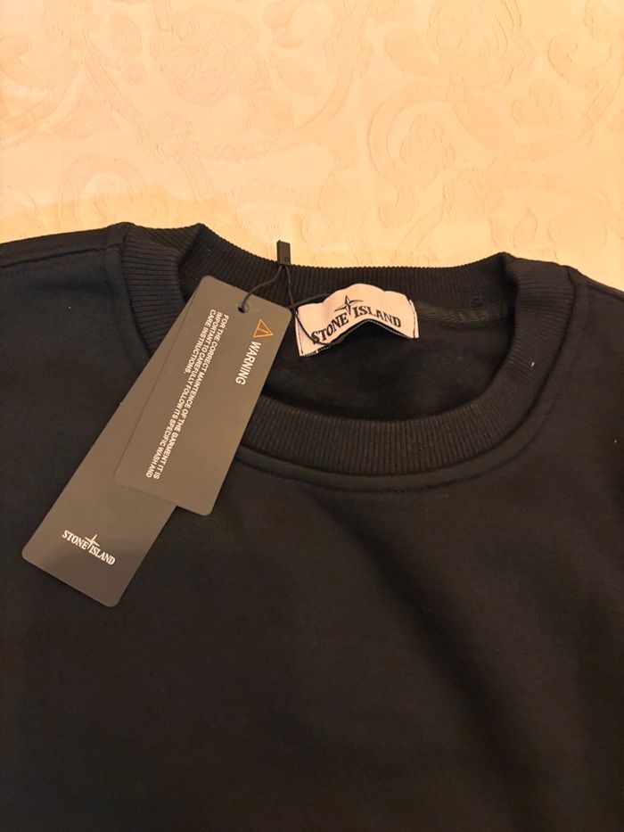 Pull stone island noir - photo numéro 3