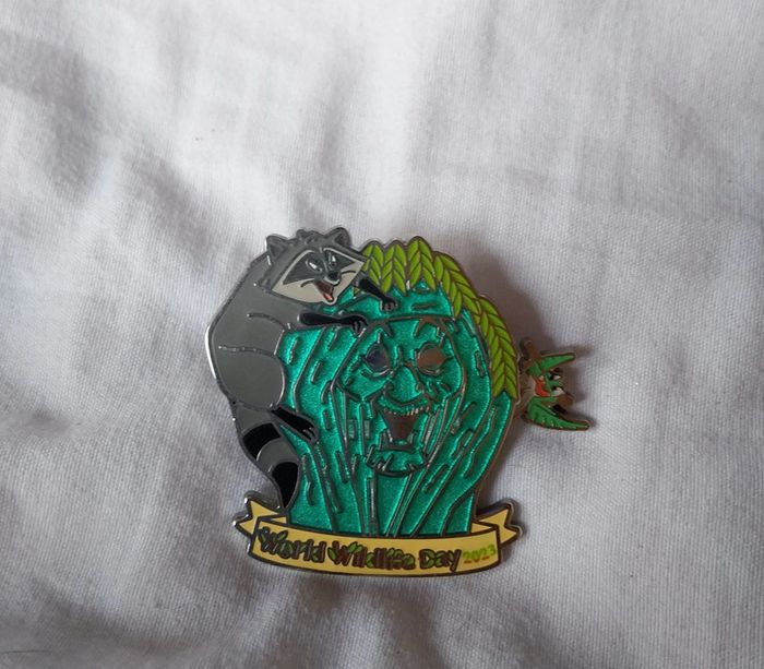 Pins Disney meeko officiel