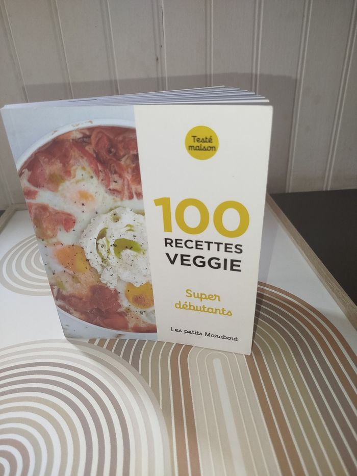 Livre 100 recettes Veggie Neuf