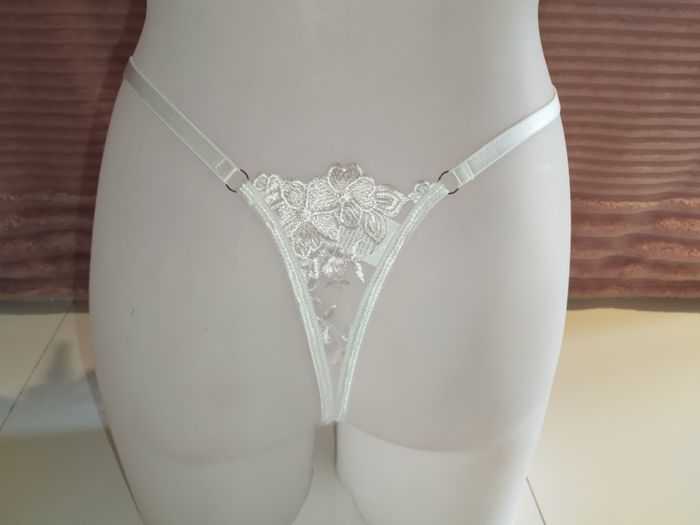 Ensemble sous vêtements blanc - photo numéro 5