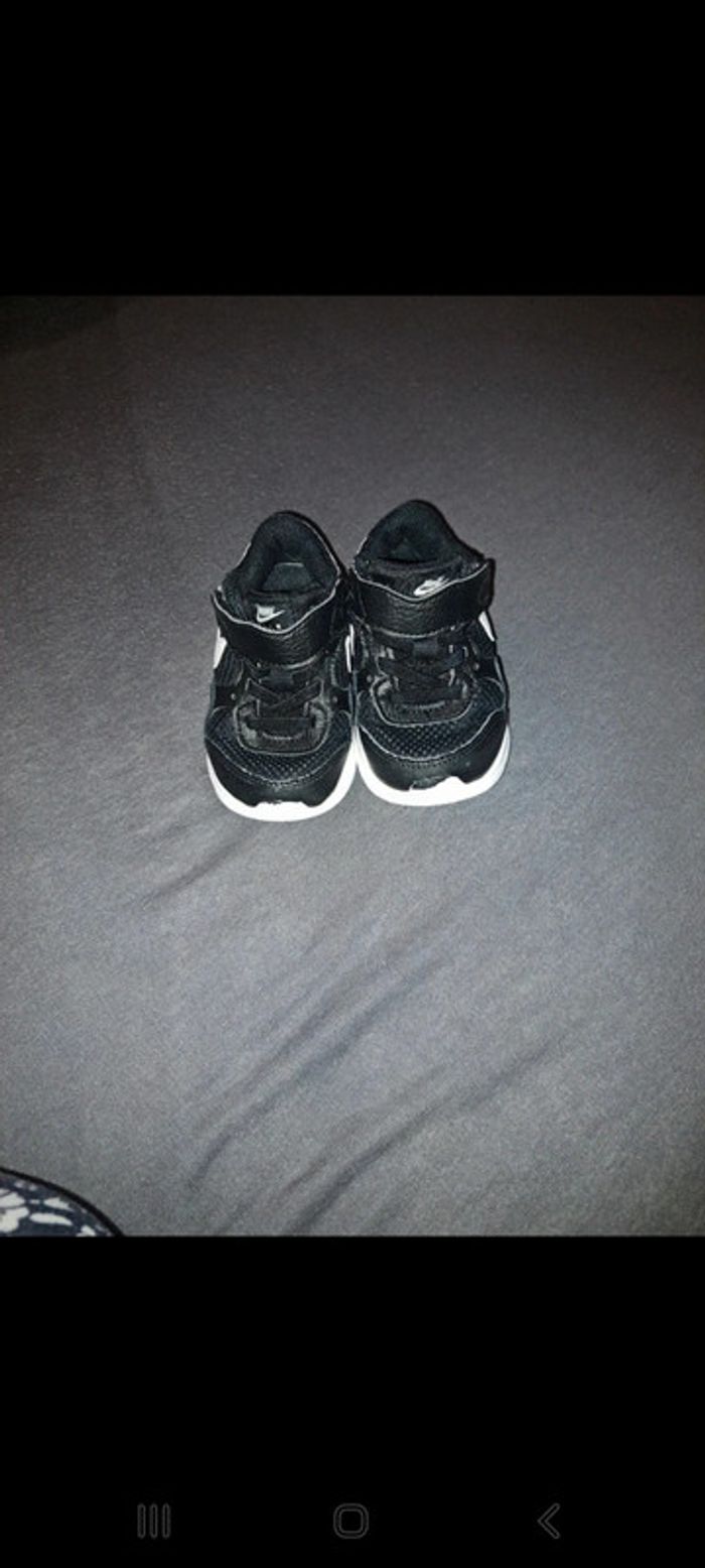 Lot de 3 paires de basket taille 21