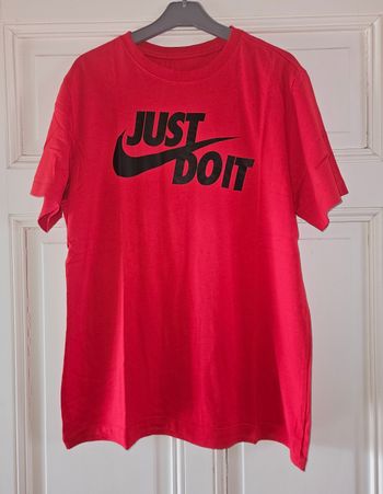 T-shirt nike