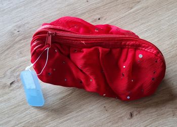 Porte monnaie brillant en rouge ou bleu moa neuve avec étiquette