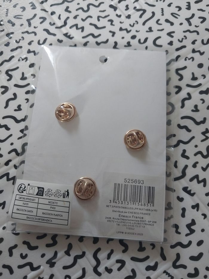 Set 3 pin’s émaillés – Le Petit Prince – Neuf sous blister - photo numéro 3