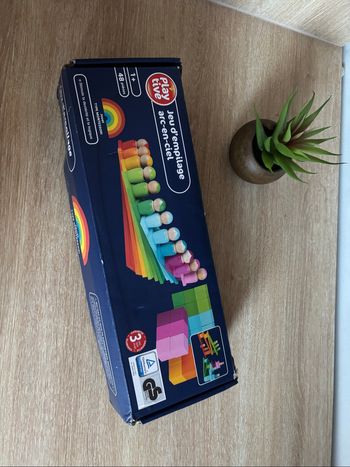 Jeu d’empillage arc en ciel poulpe en bois type montessori