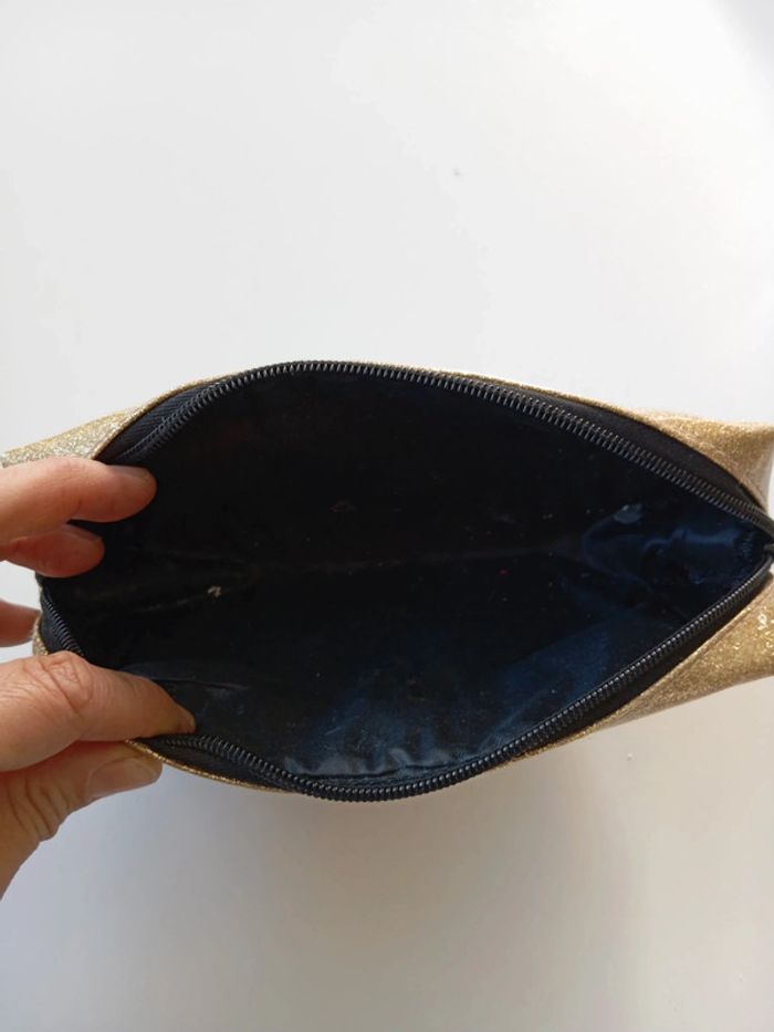 Trousse scolaire - photo numéro 2