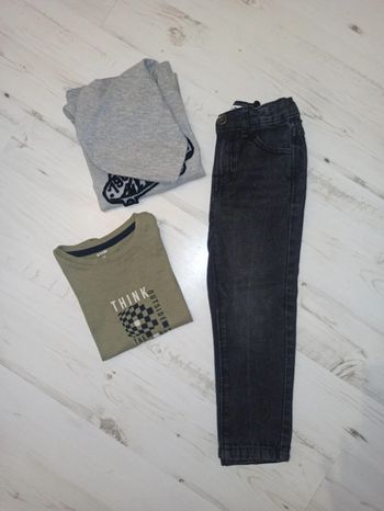 Ensemble 2 t-shirt ML et un jean / taille 4ans / tbe