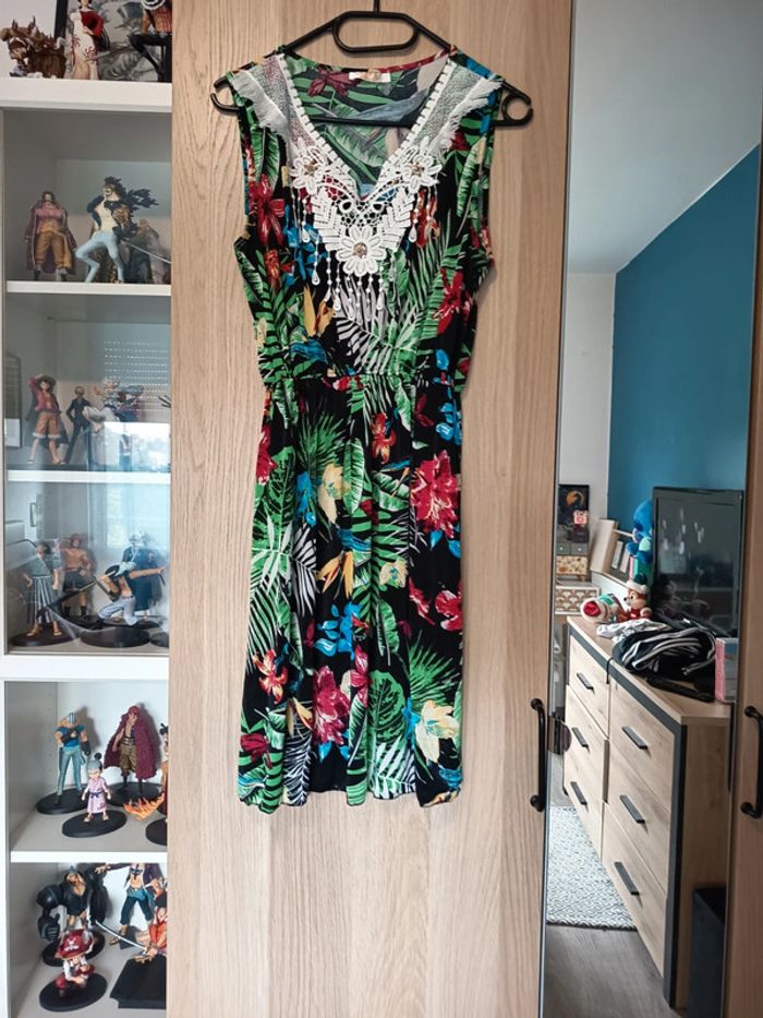 Robe d'été motif tropical vert noir et coloré neuve S&Y - Taille M/L (38-40) - photo numéro 2