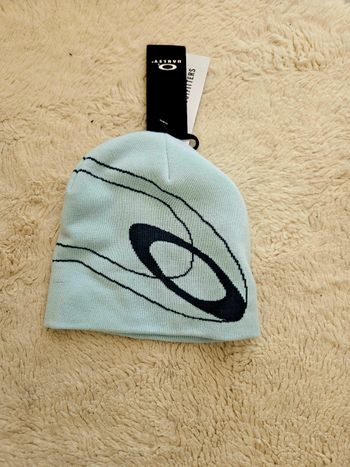 Bonnet Oakley Bleu – Neuf – Envoi rapide