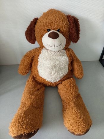 Grande peluche chien
