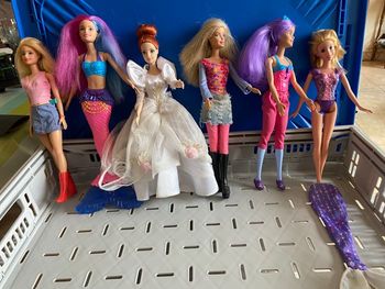 Lot 5 barbie et raiponce Mattel