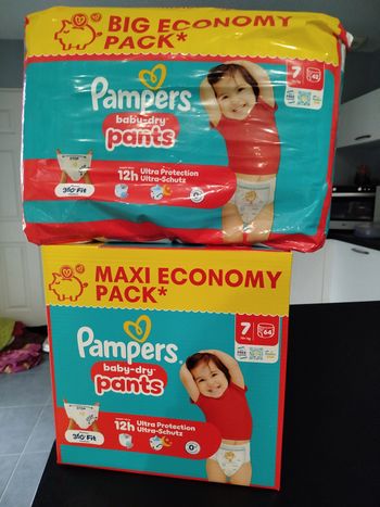 Couches Pampers taille 7