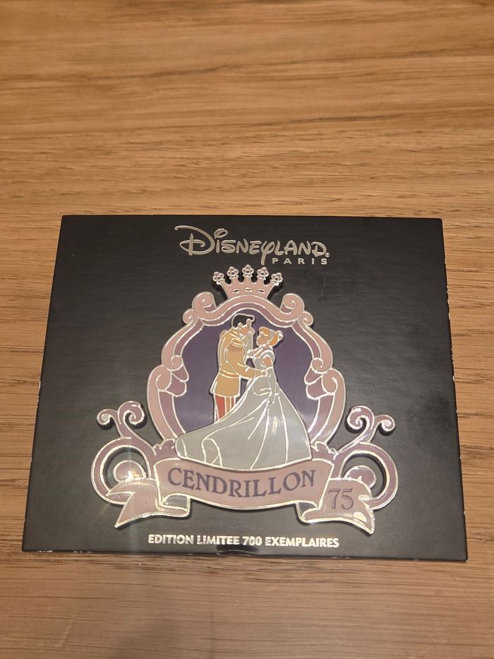 Pin Disney Cendrillon 75 ans - photo numéro 2
