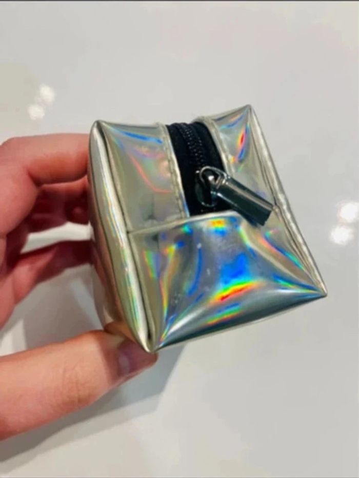 Sublime petite pochette holographique argenté h€m Très bon état • H&M - photo numéro 7
