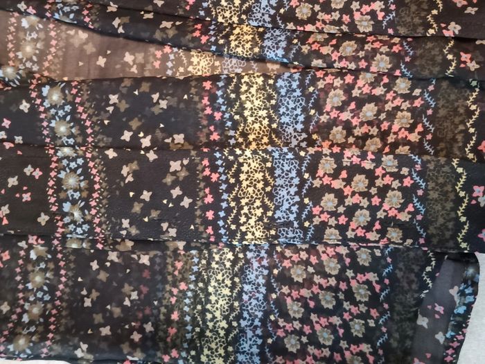 Gilet fleuri très fin avec strass - photo numéro 5