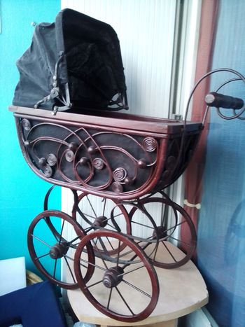 Ancienne poussette enfant pour poupée
