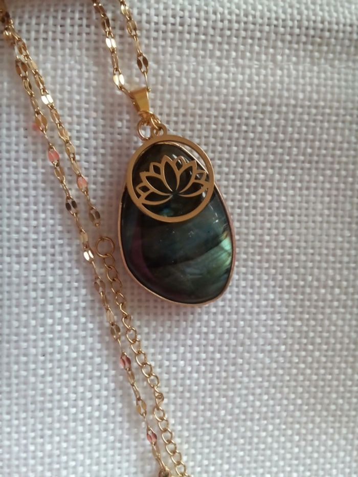 Collier pierre de labradorite naturelle fleur de lotus - photo numéro 4