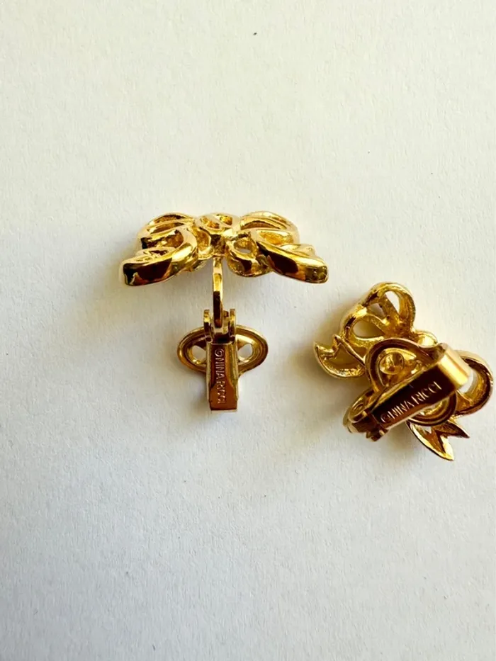 Boucles d’oreilles dorees a clip Nina Ricci - photo numéro 3