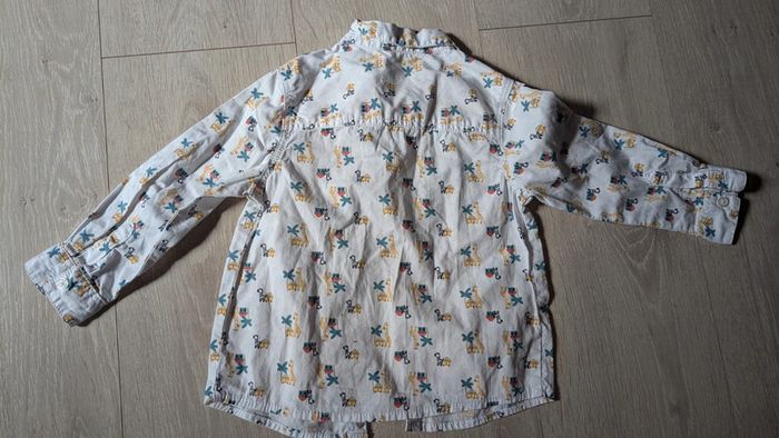 Chemise blanche à motifs girafes 23 mois - photo numéro 3