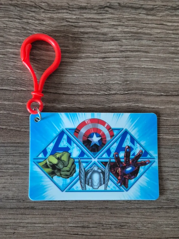Carte d'identification cartable ou valise Avengers - photo numéro 2