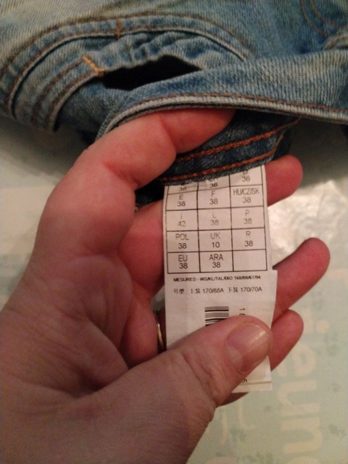 Short jean taille 38 - photo numéro 3