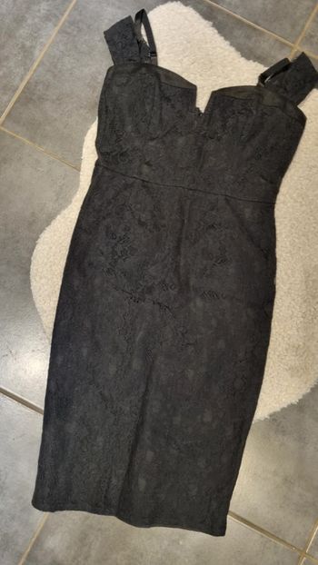 Robe noire Asos 40 L sympa